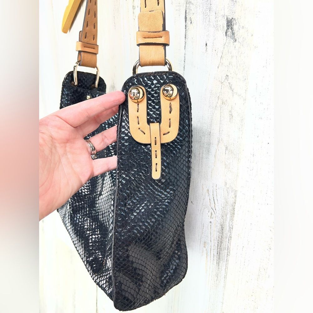 Sondra Roberts Squared Black Metallic Scale Textured Shoulder Bag Purse - Picture 2 of 9